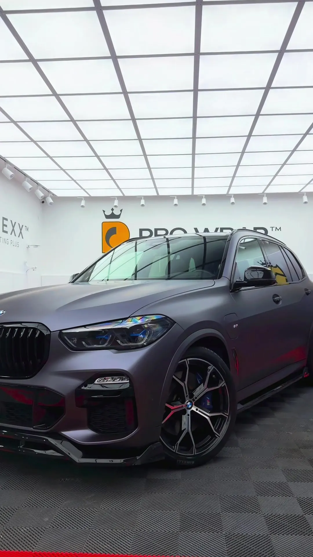 BMW X5 — PPF couleur gris mat